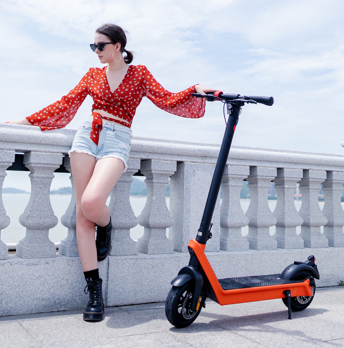 The new Komeet X9 e-scooter makes its debut as it brings longer range autonomy to users